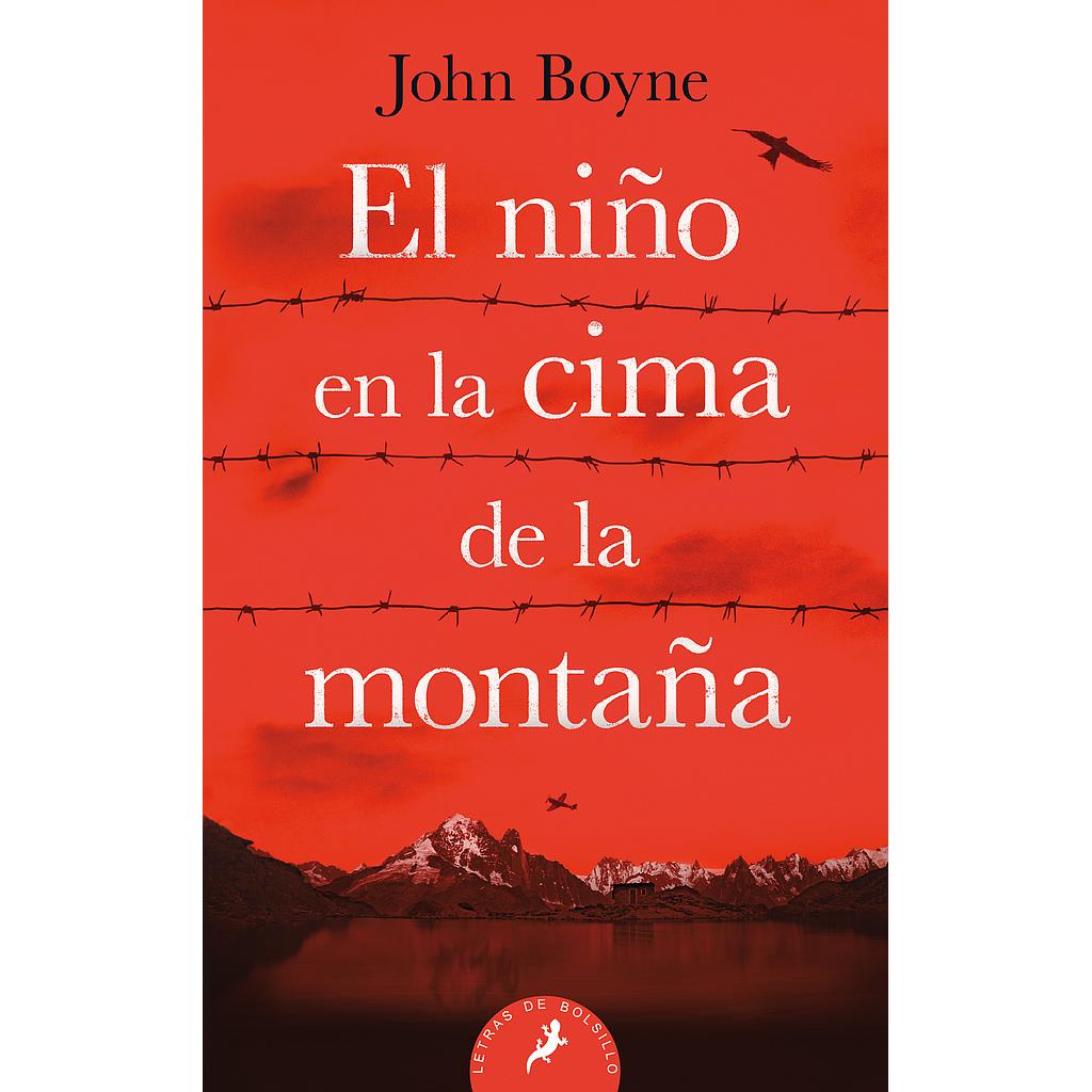 El niño en la cima de la montaña