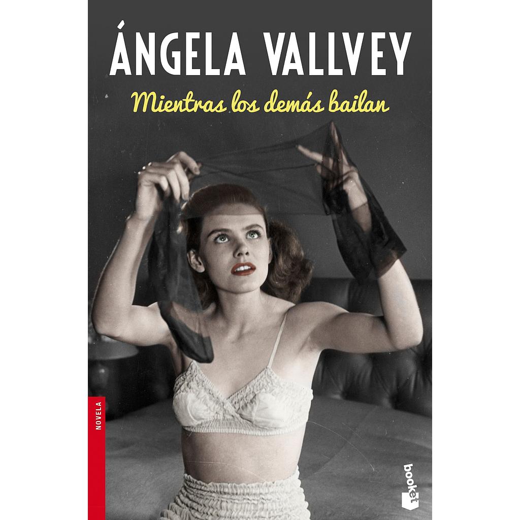 Mientras los demás bailan